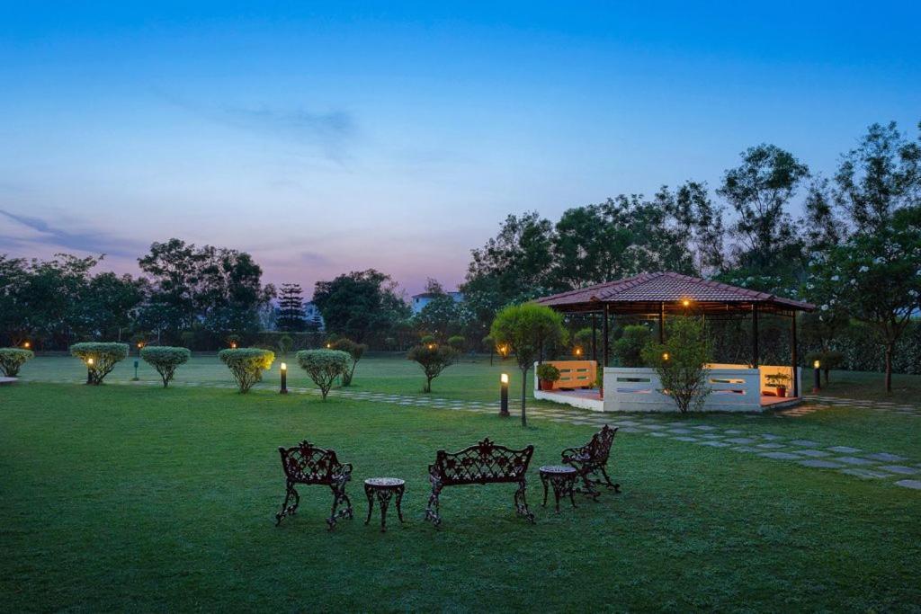 Naturoville Wellness Resort Rishikesh - Surrounded By Nature, Rooted In Wellness Doiwala Ngoại thất bức ảnh