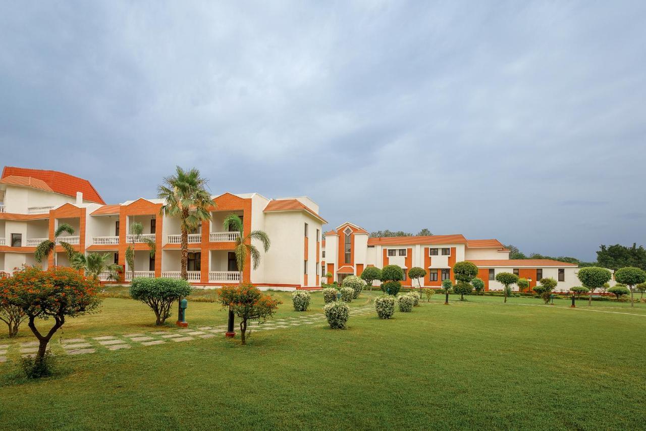 Naturoville Wellness Resort Rishikesh - Surrounded By Nature, Rooted In Wellness Doiwala Ngoại thất bức ảnh